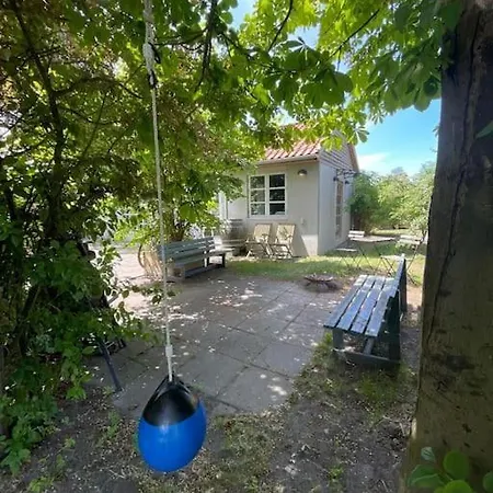 Modern 2 Bedroom Cottage Close To Airport And Town - Sleeps 8 Copenhagen Exterior photo